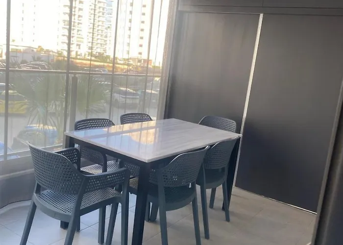 Iskele Ceasar 1and1 *