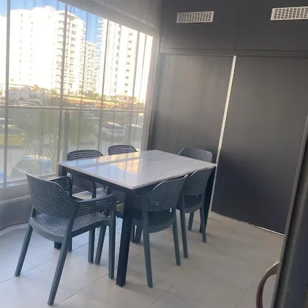 Iskele Ceasar 1and1 *